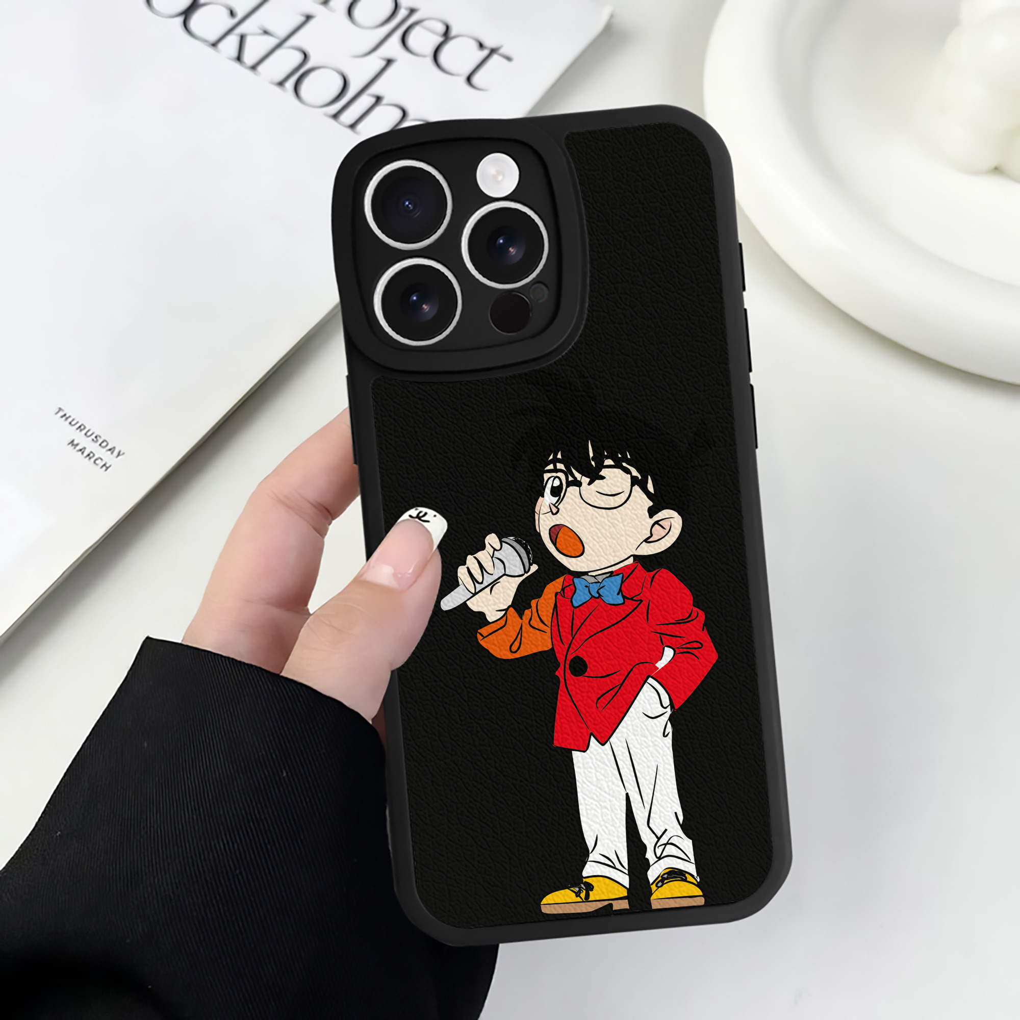 （画像用） 名探偵コナン 江戸川 コナン Detective Conan Conan Edogawa 【iPhone 16シリーズ対応】シリコンスマホケース（レザー調） 材質：シリコン